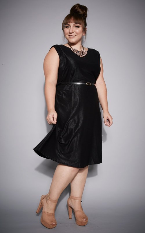 plus-size-vestido-preto-basico-olook-curves